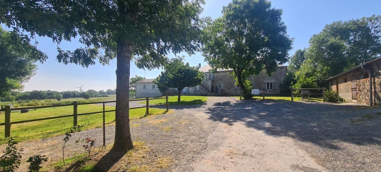 Le Logis Des Chons A La Campagne A Saint Hilaire Du Bois - Lys Haut Layon Le Plessis  المظهر الخارجي الصورة
