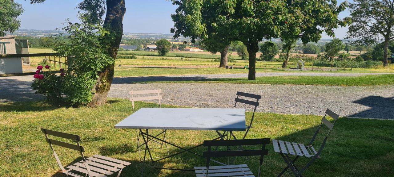 Le Logis Des Chons A La Campagne A Saint Hilaire Du Bois - Lys Haut Layon Le Plessis  المظهر الخارجي الصورة